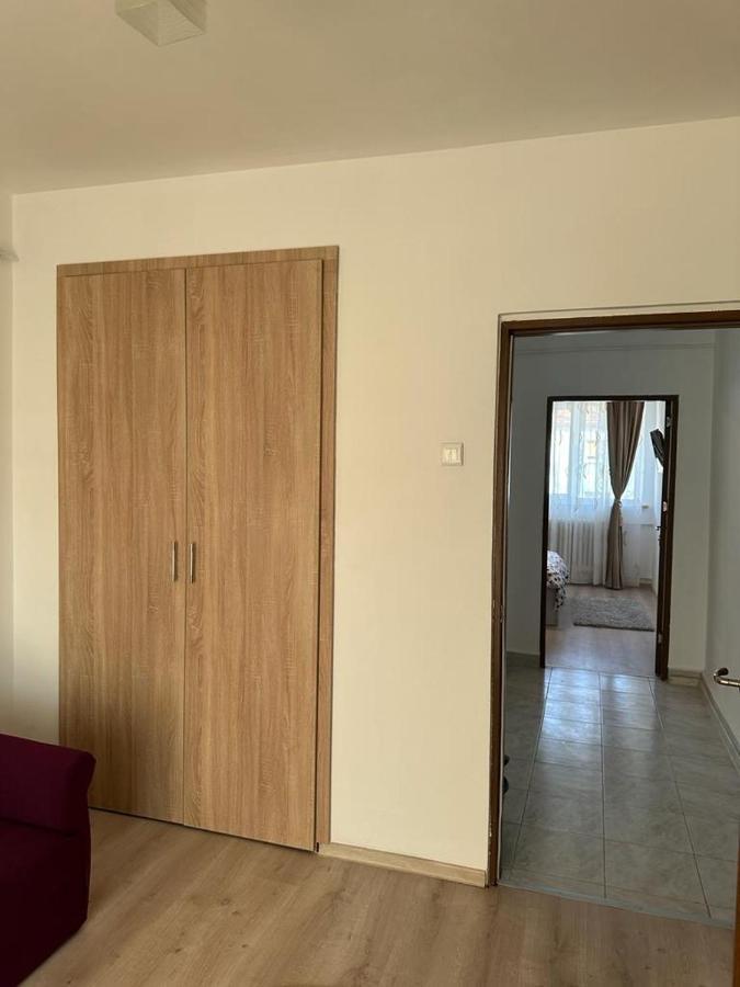 Velovan Apartment Craiova Exteriör bild