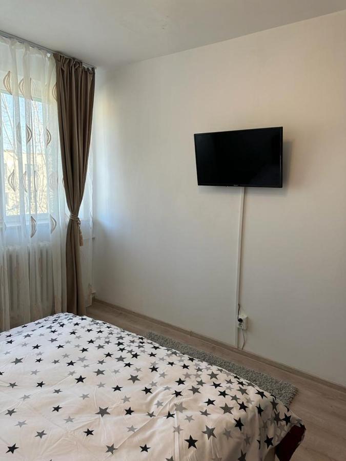 Velovan Apartment Craiova Exteriör bild